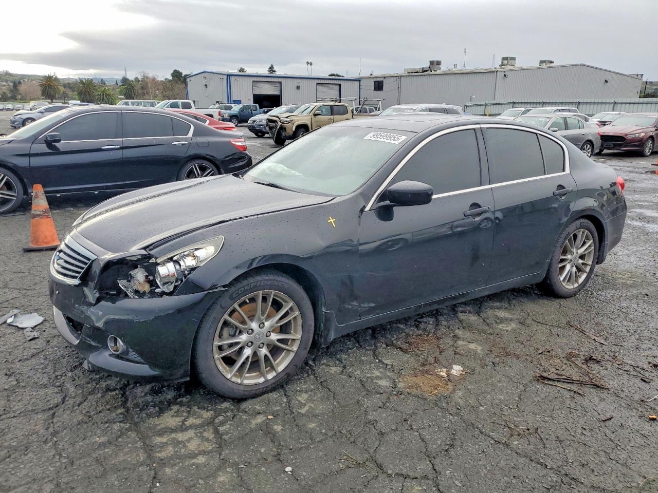 2013 INFINITI G37