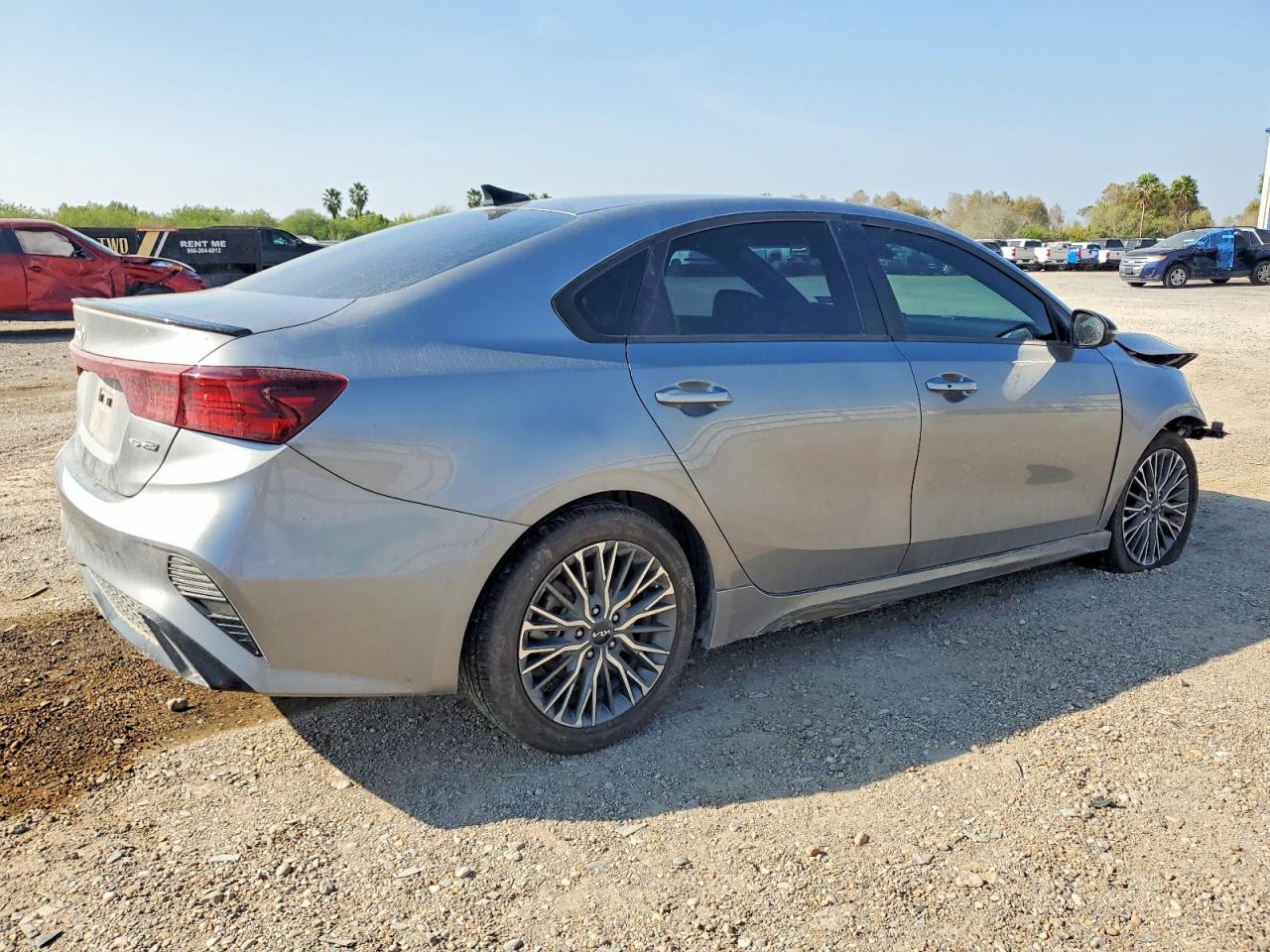 2024 KIA FORTE GT LINE photo 3