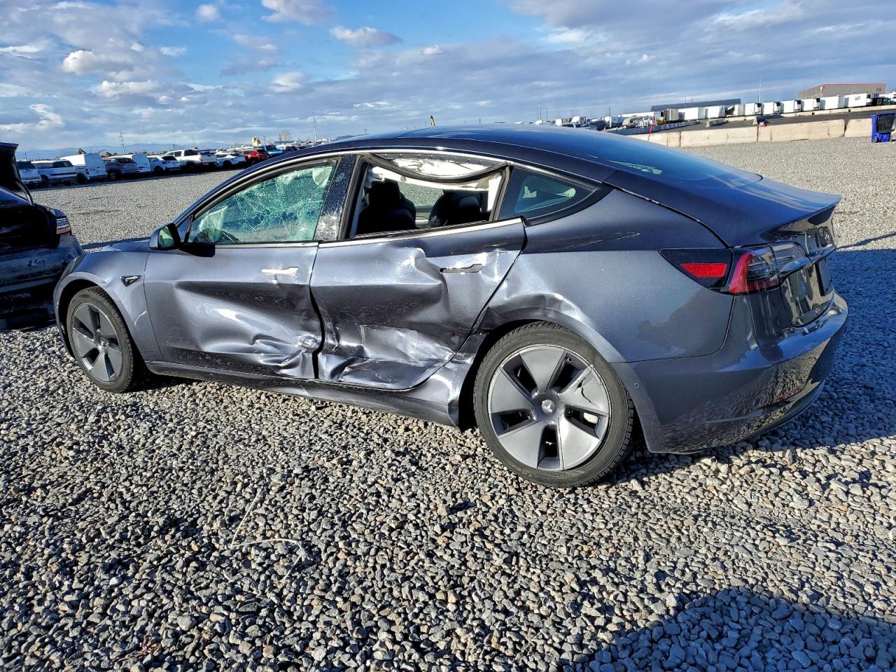 2022 TESLA MODEL 3 photo 2