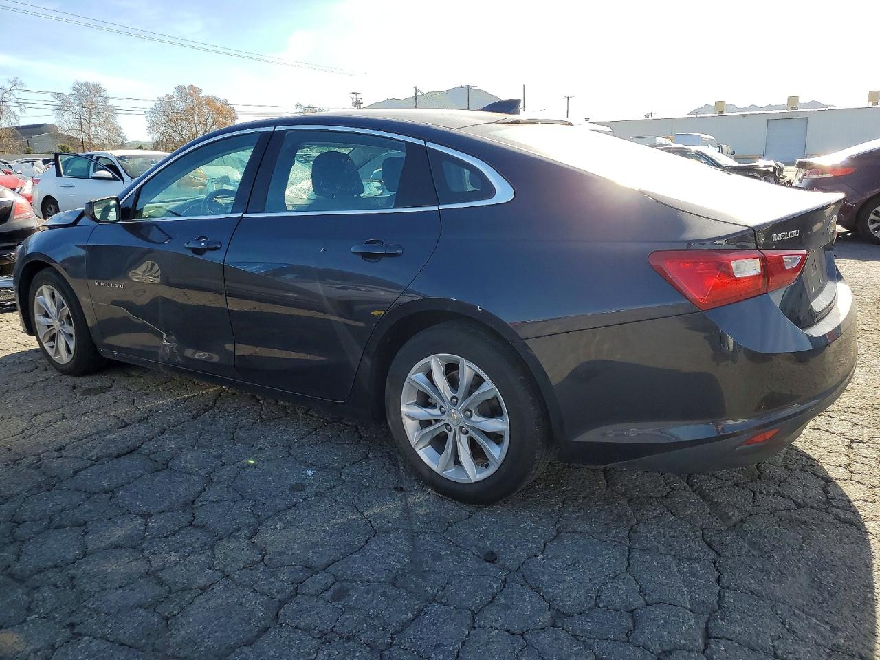 2023 CHEVROLET MALIBU LT photo 2