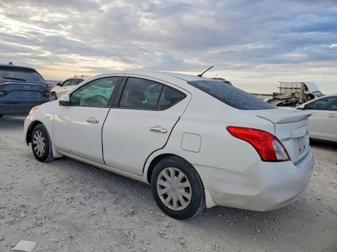 2014 NISSAN VERSA S photo 2