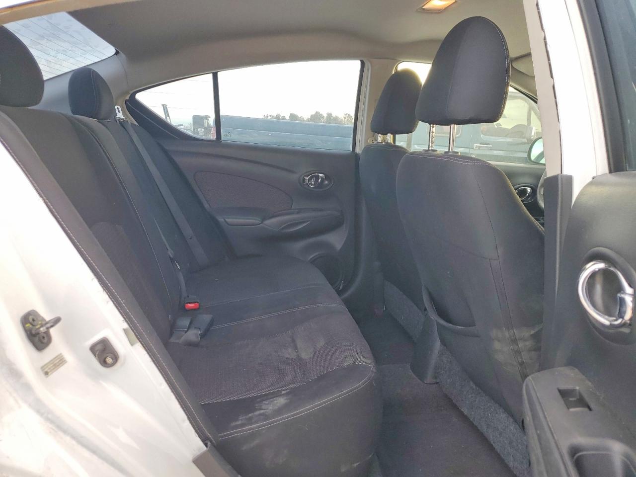 2014 NISSAN VERSA S photo 10