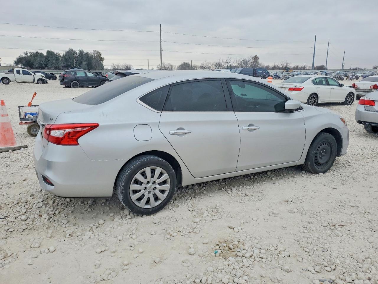 2017 NISSAN SENTRA S photo 3