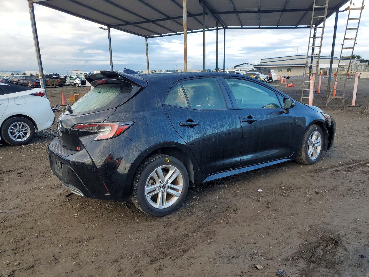 2019 TOYOTA COROLLA SE photo 3