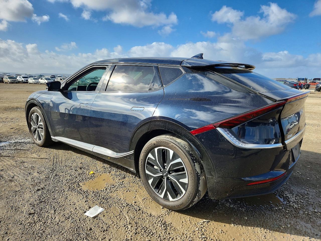 2022 KIA EV6 LIGHT photo 2