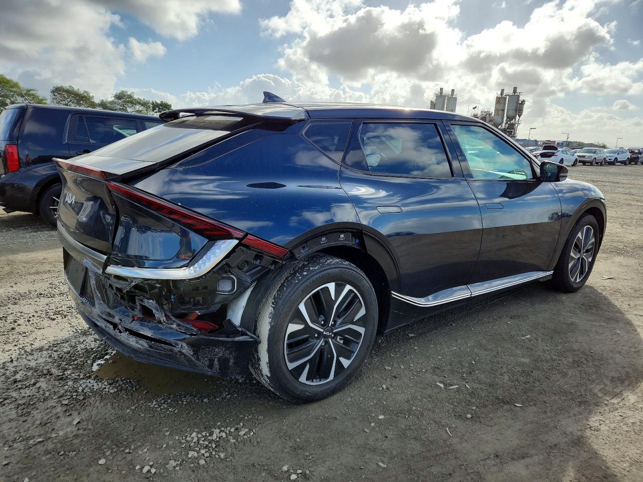 2022 KIA EV6 LIGHT photo 3