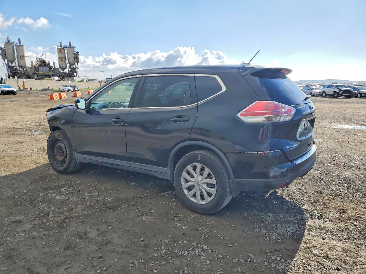 2016 NISSAN ROGUE S photo 2