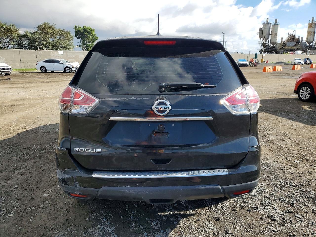 2016 NISSAN ROGUE S photo 6