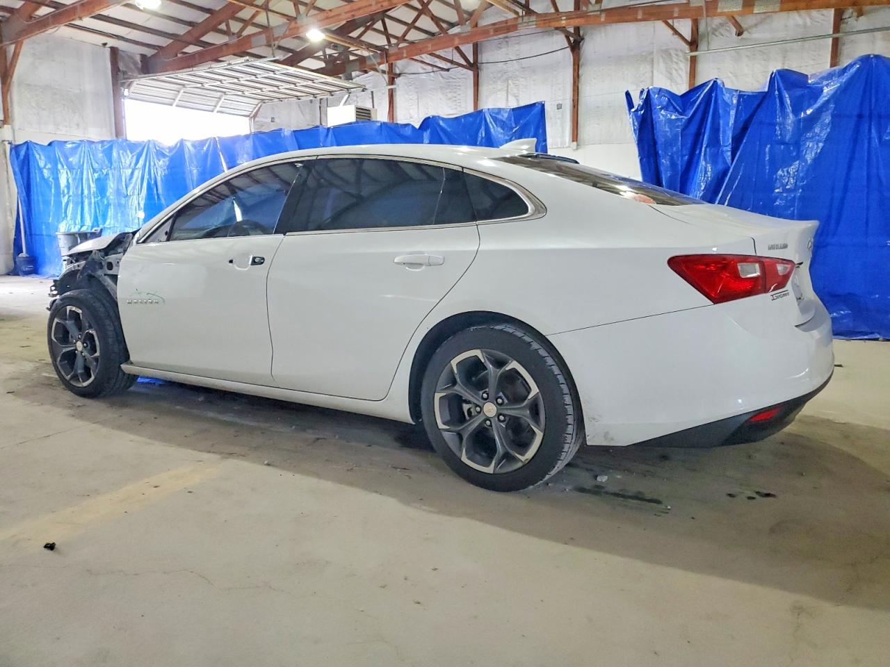 2023 CHEVROLET MALIBU LT photo 2