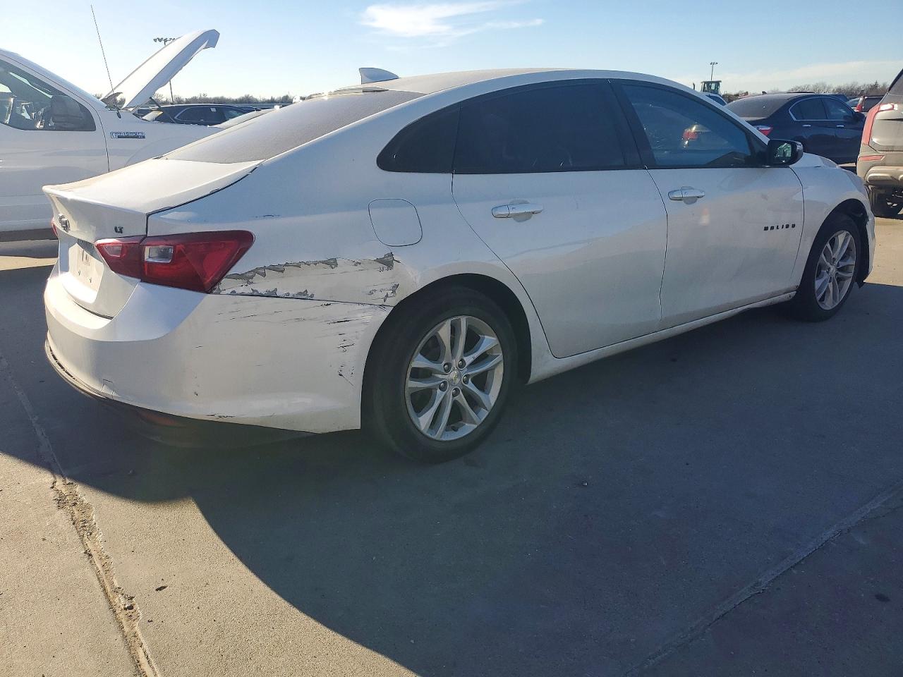 2016 CHEVROLET MALIBU LT photo 3