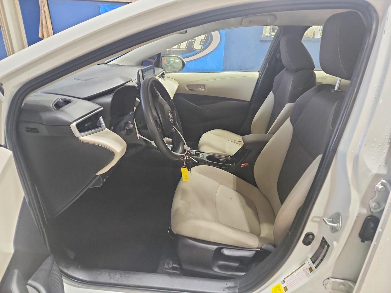 2020 TOYOTA COROLLA LE photo 7