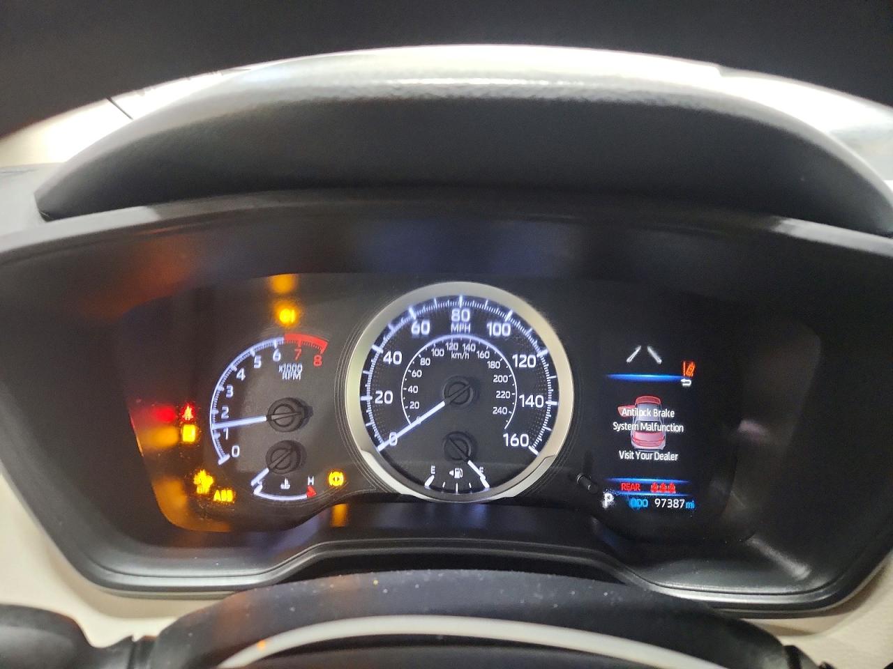 2020 TOYOTA COROLLA LE photo 9