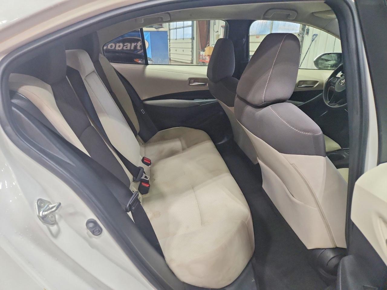 2020 TOYOTA COROLLA LE photo 10