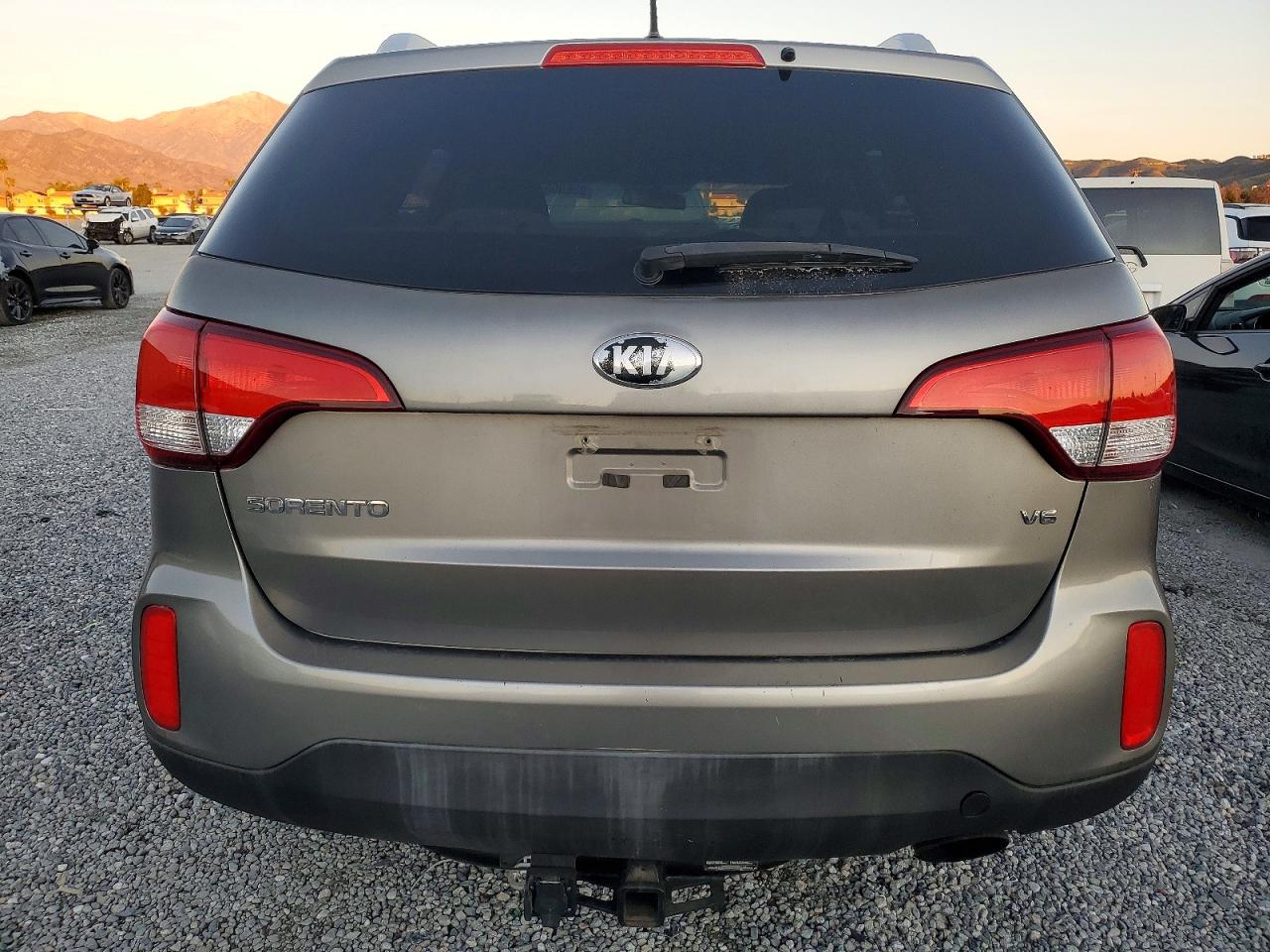 2015 KIA SORENTO LX photo 6