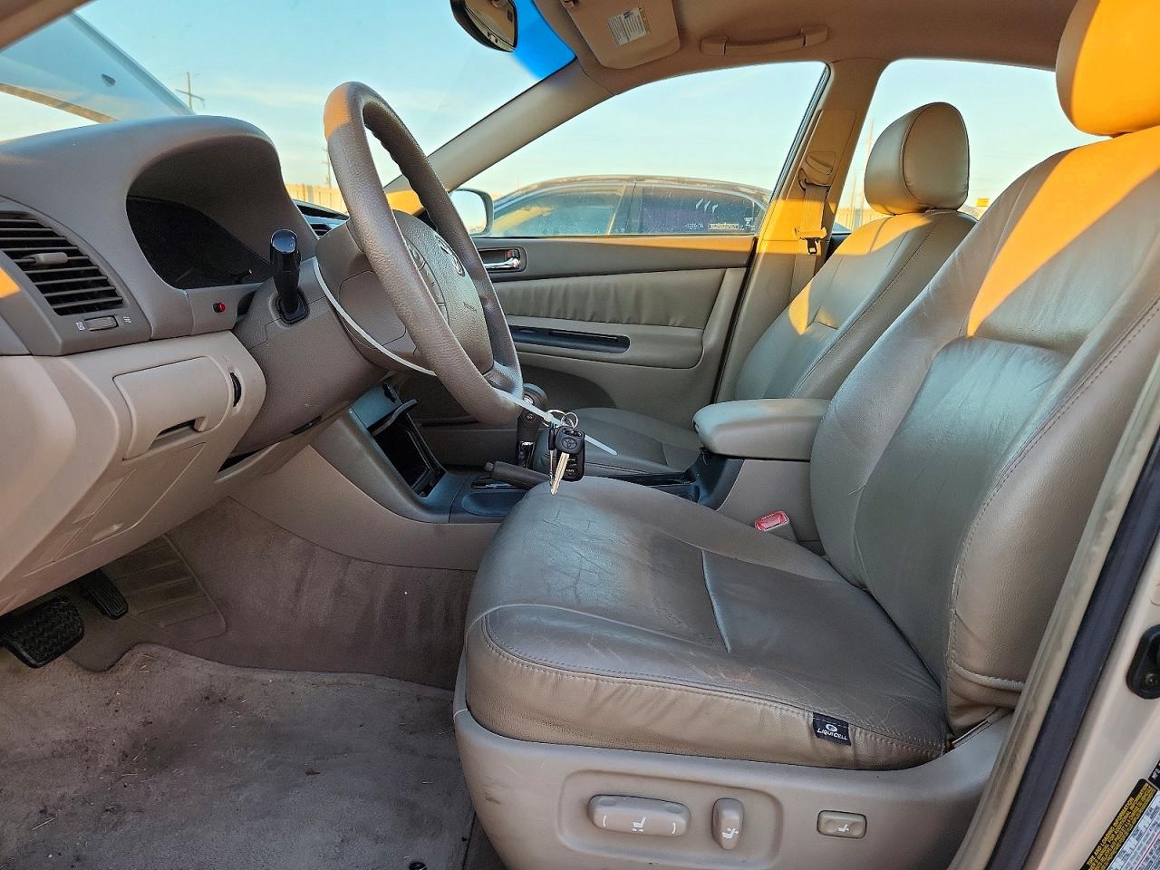 2005 TOYOTA CAMRY photo 7