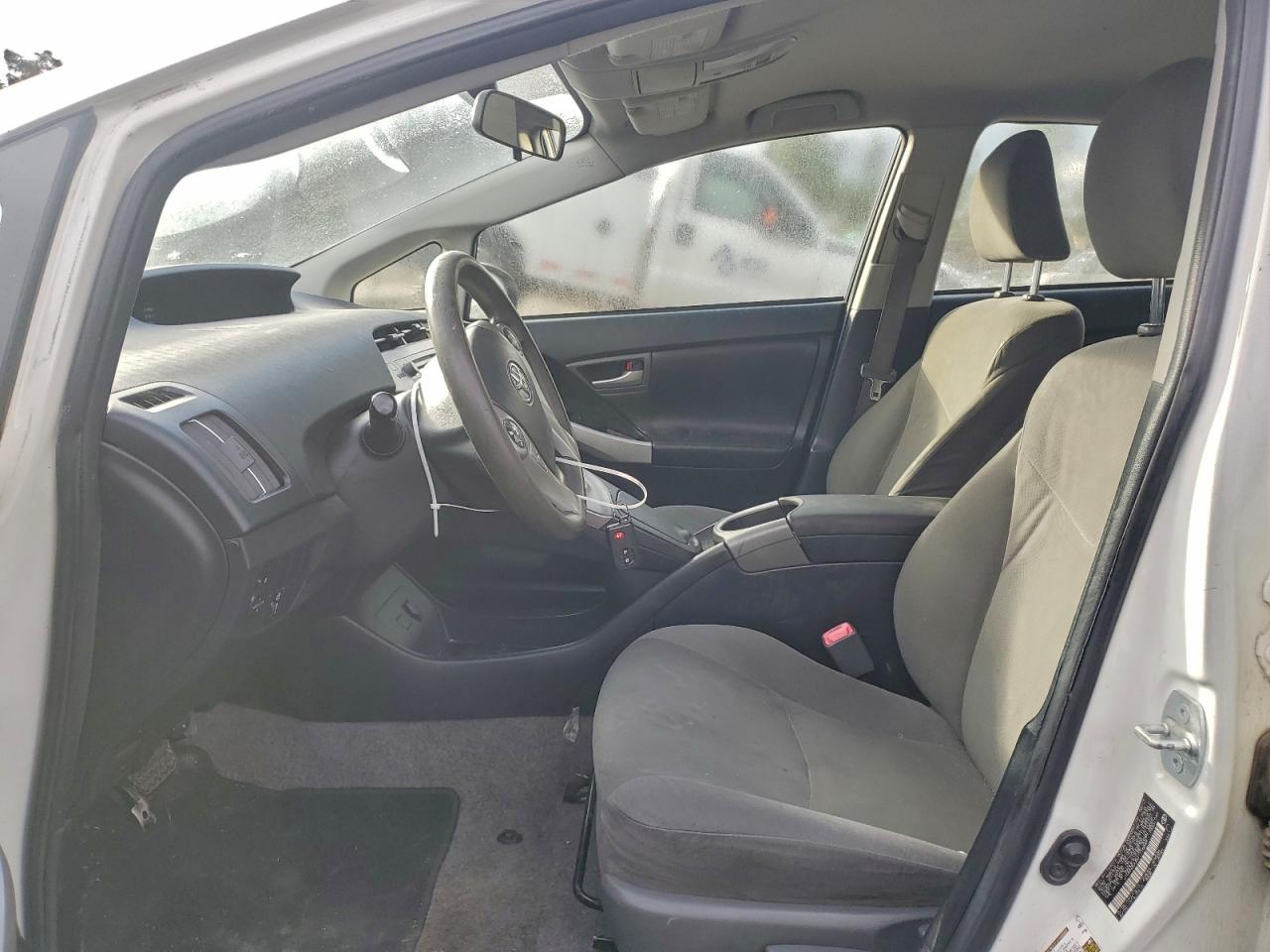 2013 TOYOTA PRIUS photo 7