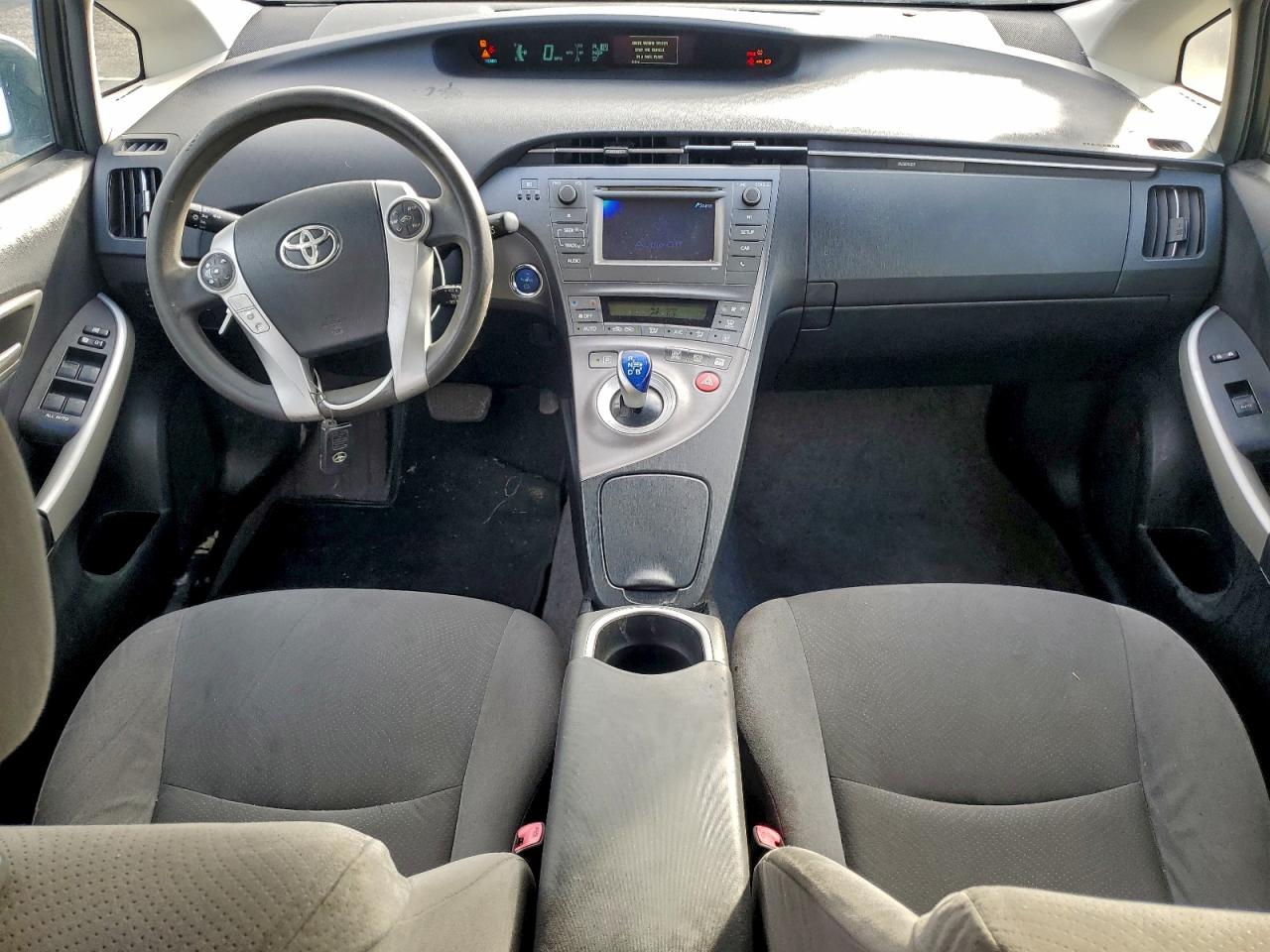 2013 TOYOTA PRIUS photo 8