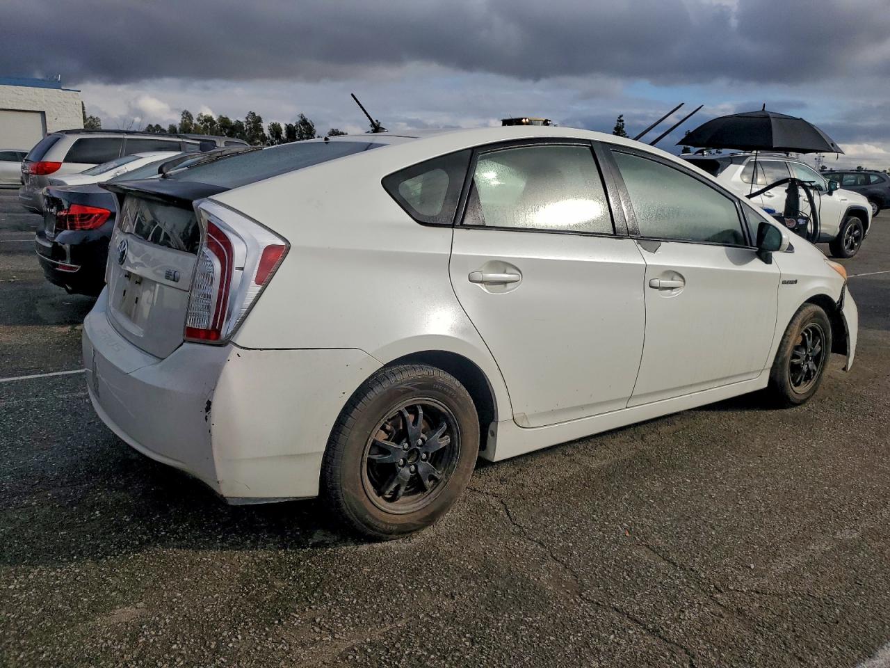 2013 TOYOTA PRIUS photo 3