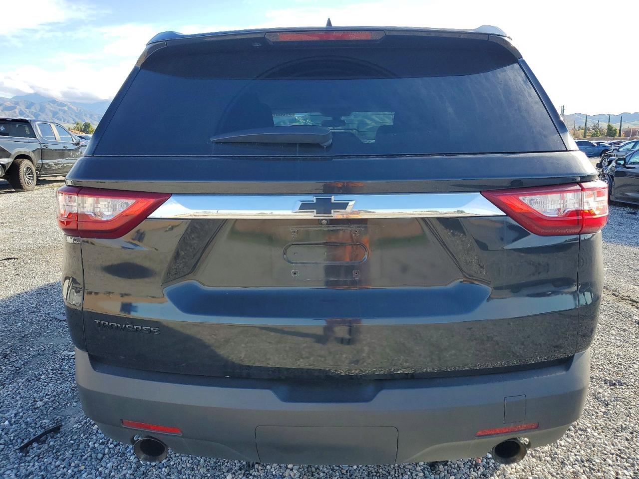 2020 CHEVROLET TRAVERSE LS photo 6