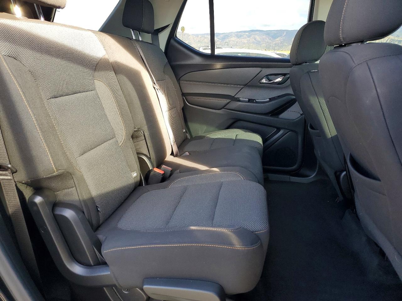 2020 CHEVROLET TRAVERSE LS photo 11