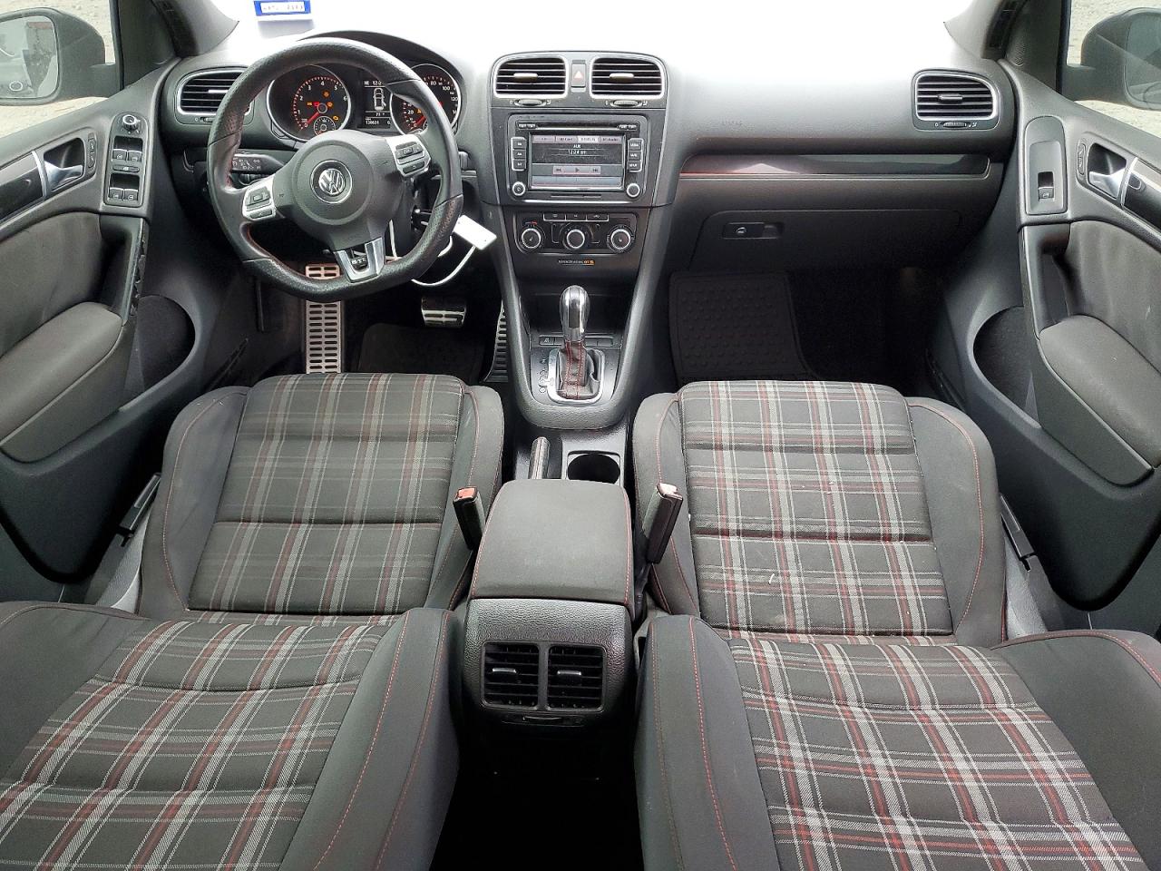 2011 VOLKSWAGEN GTI photo 8