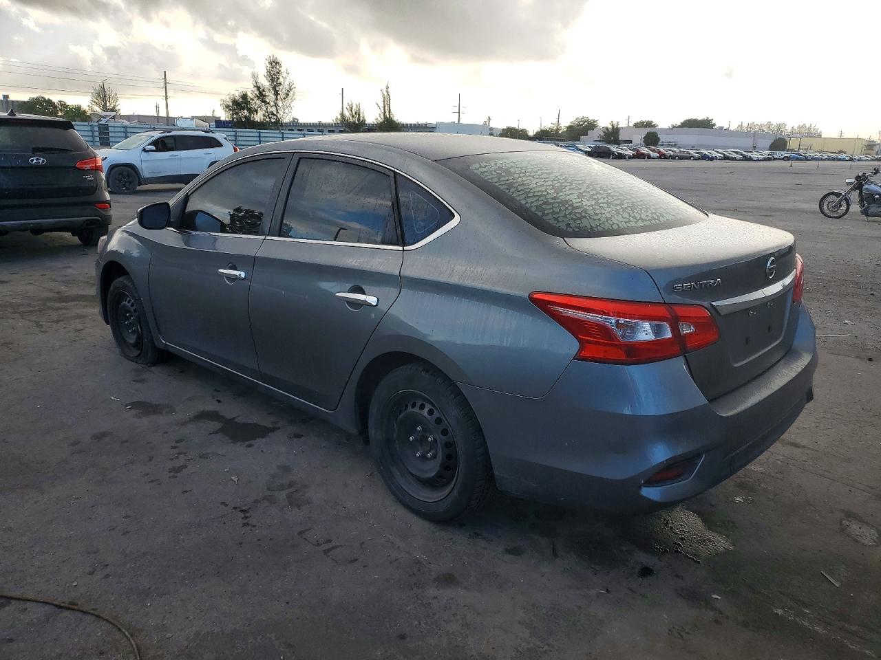 2018 NISSAN SENTRA S photo 2