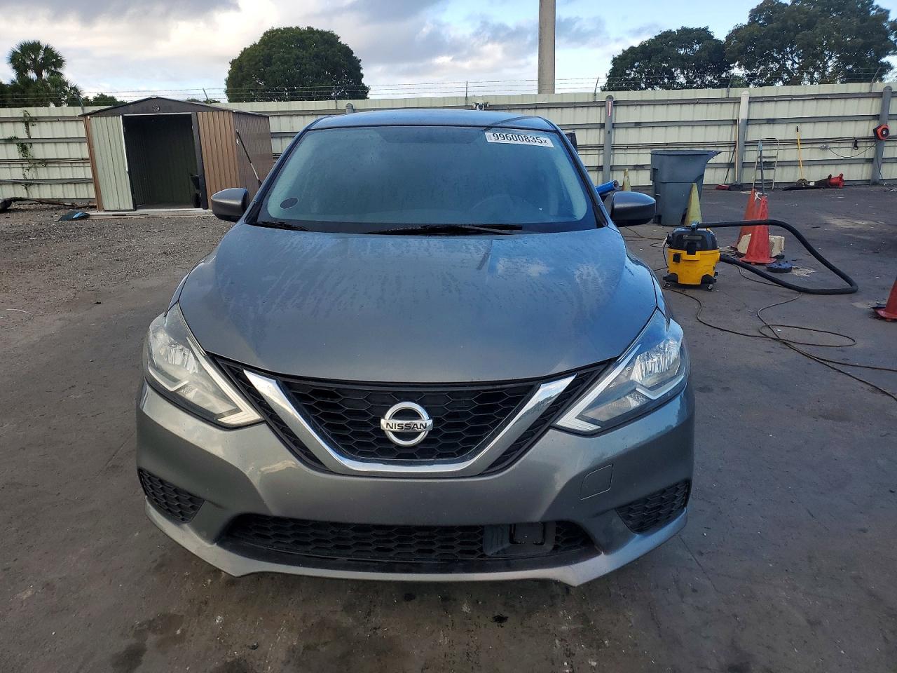 2018 NISSAN SENTRA S photo 5