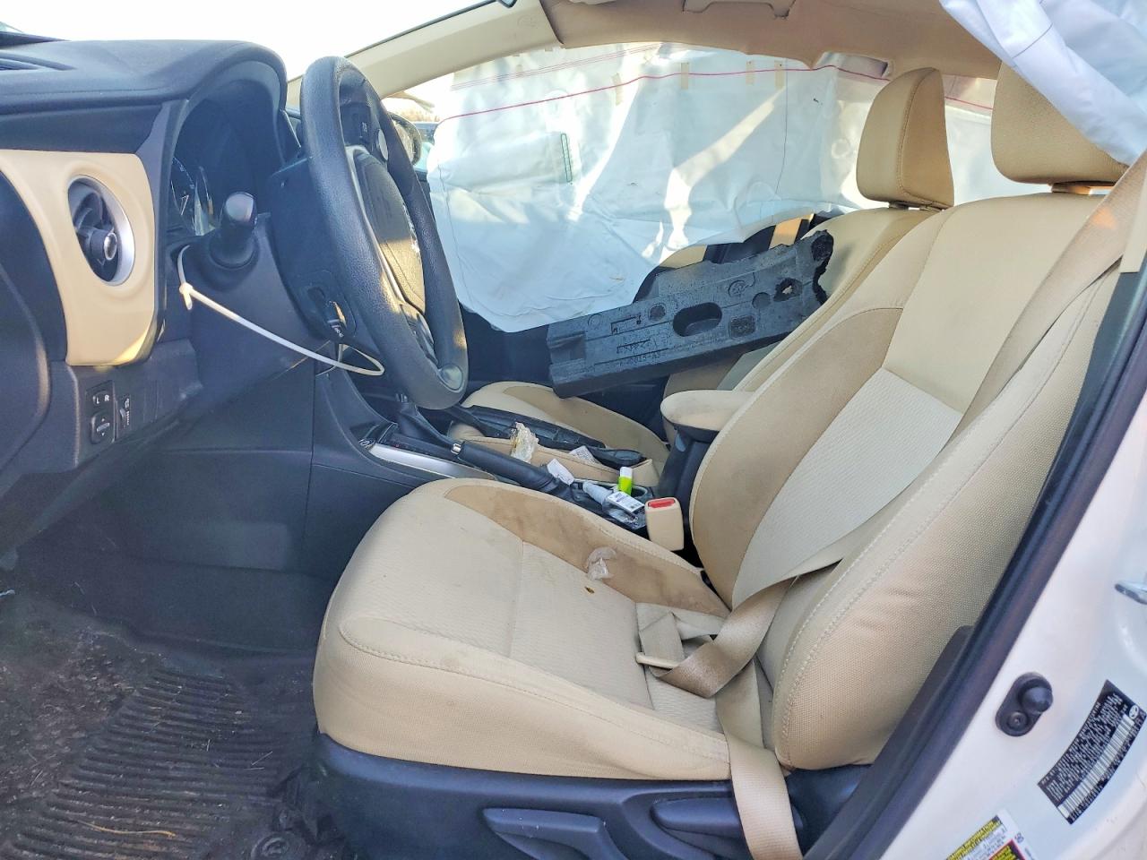2017 TOYOTA COROLLA L photo 7