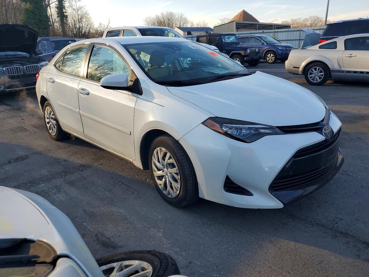 2017 TOYOTA COROLLA L photo 4