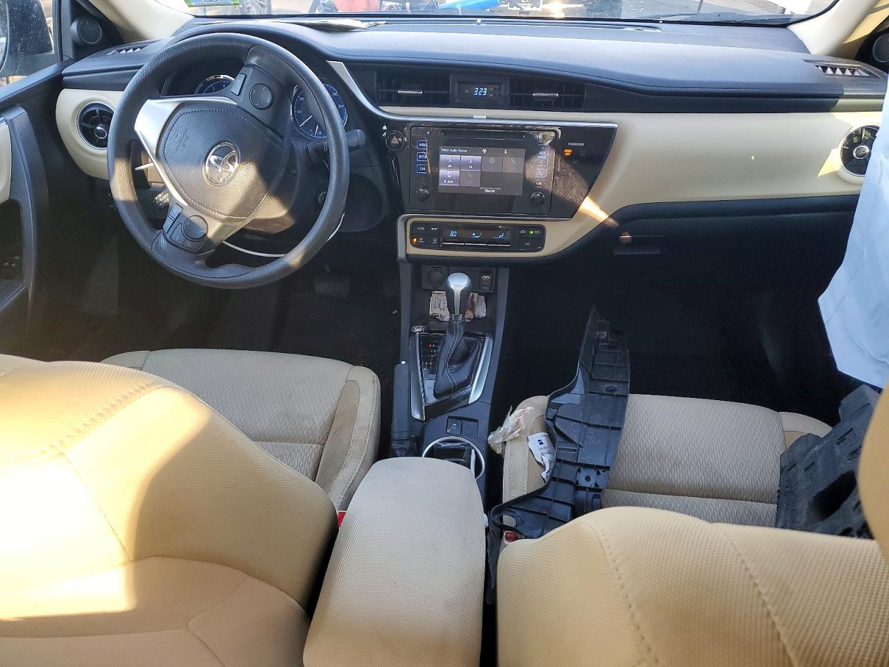 2017 TOYOTA COROLLA L photo 8
