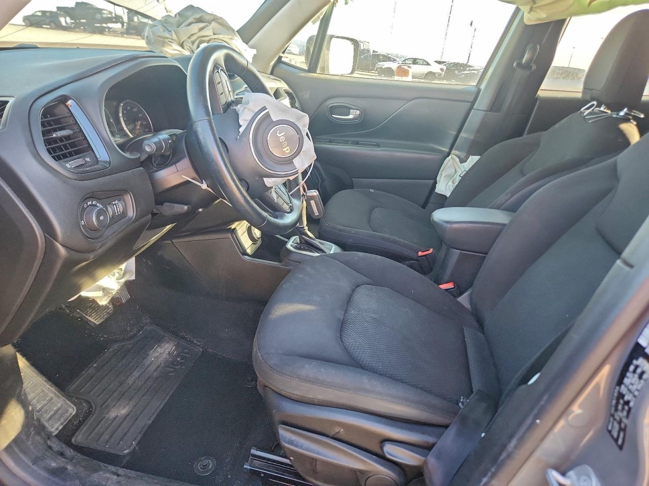 2019 JEEP RENEGADE LATITUDE photo 7