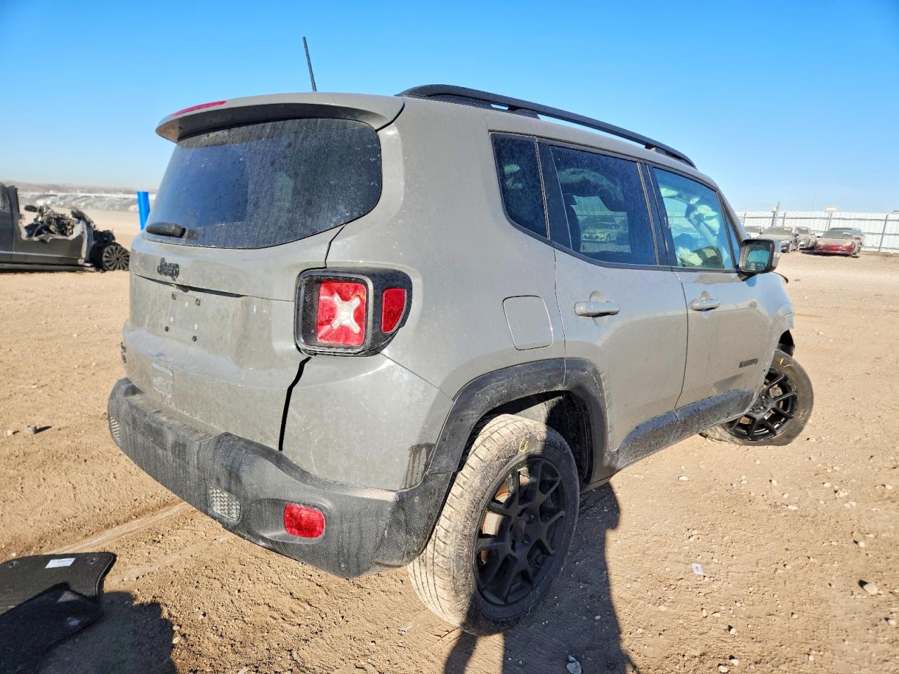 2019 JEEP RENEGADE LATITUDE photo 3