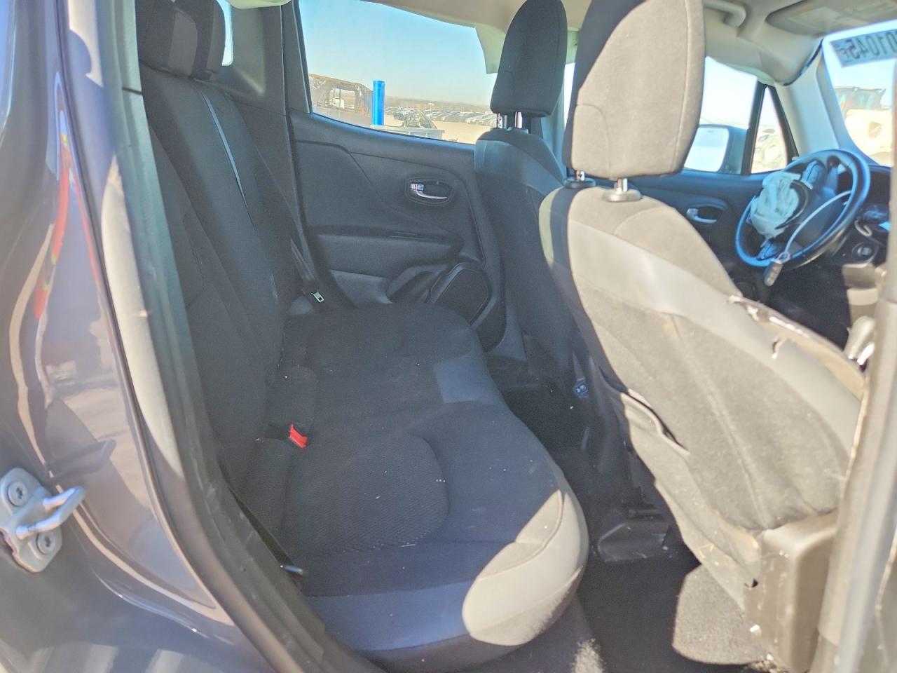 2019 JEEP RENEGADE LATITUDE photo 11