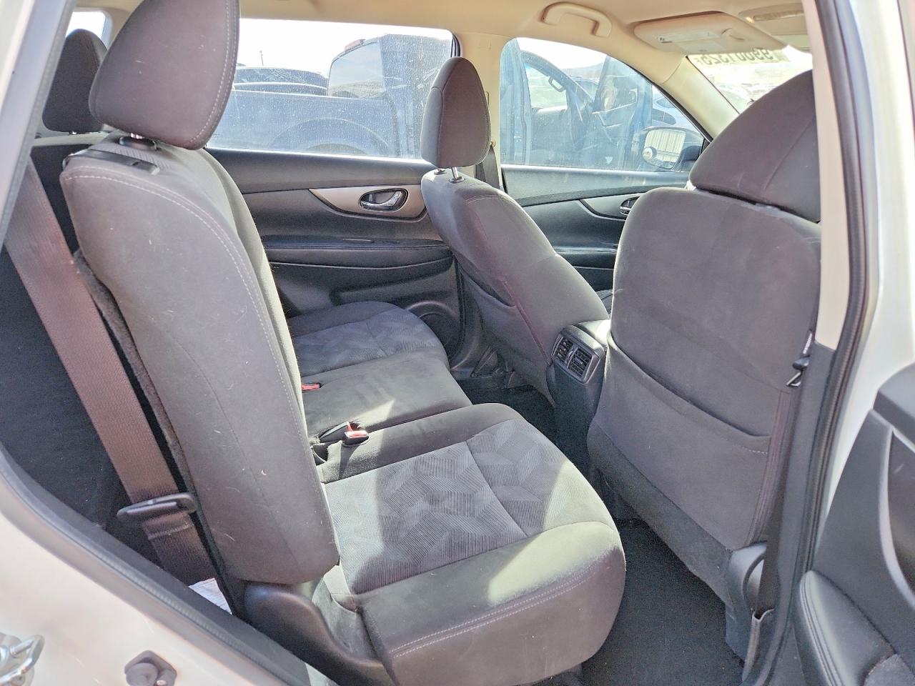 2016 NISSAN ROGUE S photo 11