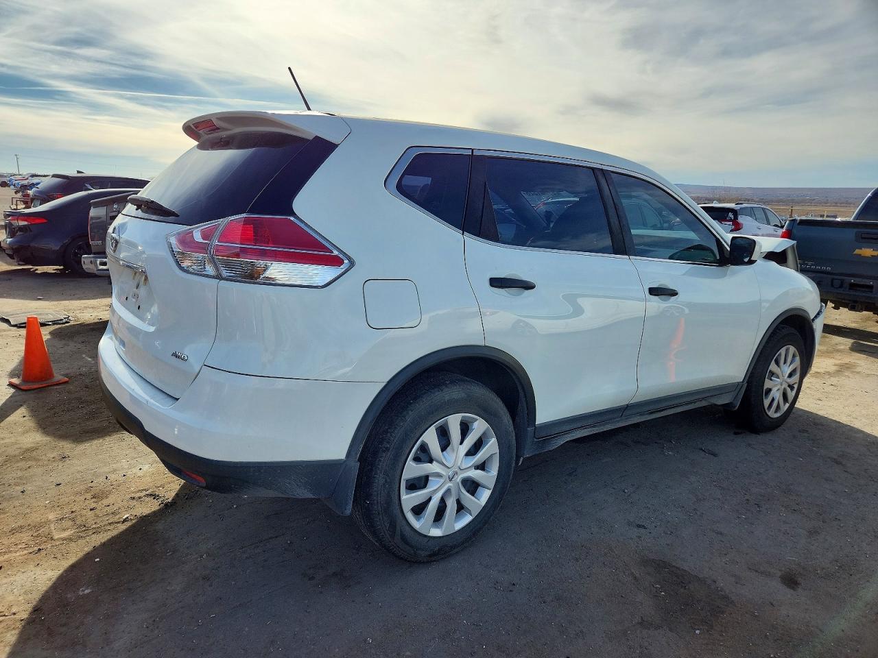 2016 NISSAN ROGUE S photo 3