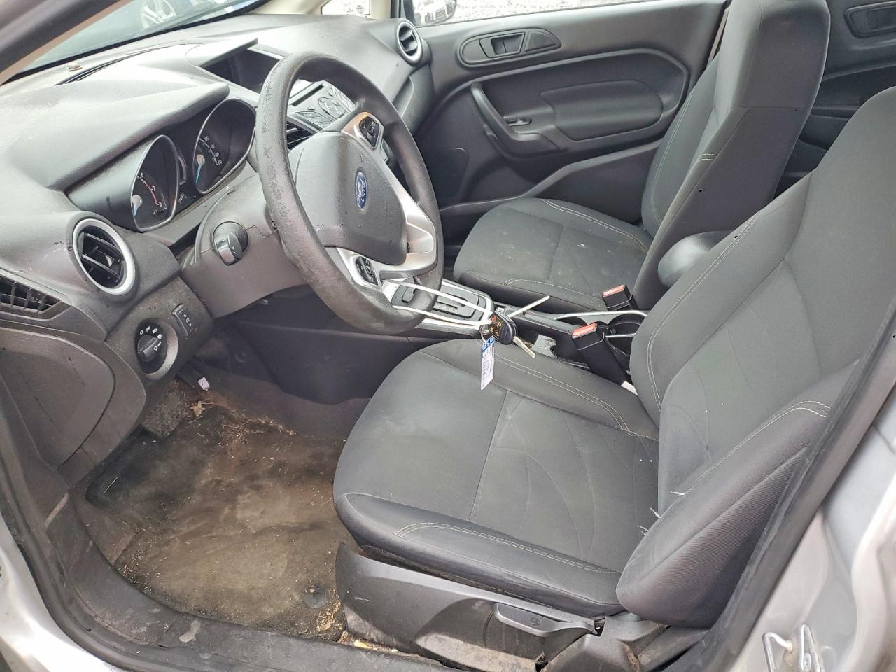 2018 FORD FIESTA SE photo 13