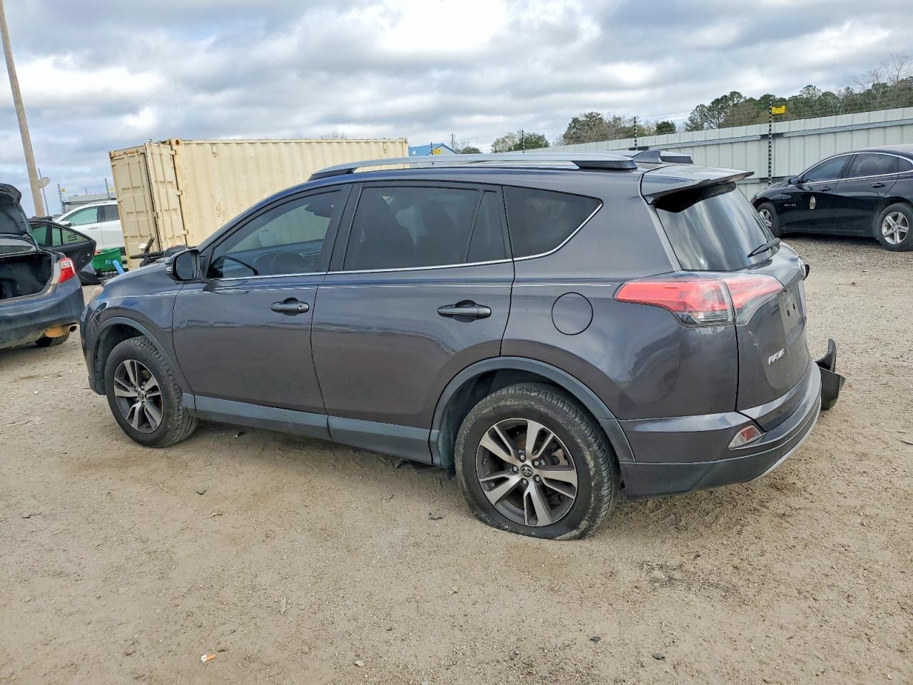 2018 TOYOTA RAV4 ADVENTURE photo 2