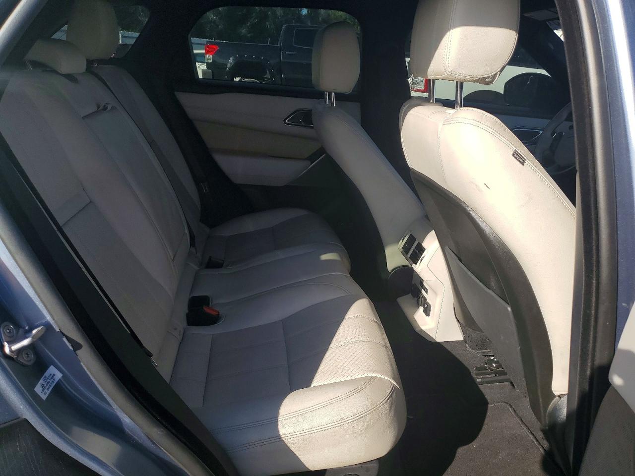 2018 LAND ROVER RANGE ROVER VELAR R-DYNAMIC SE photo 11