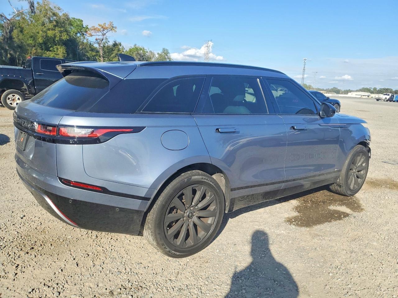 2018 LAND ROVER RANGE ROVER VELAR R-DYNAMIC SE photo 3
