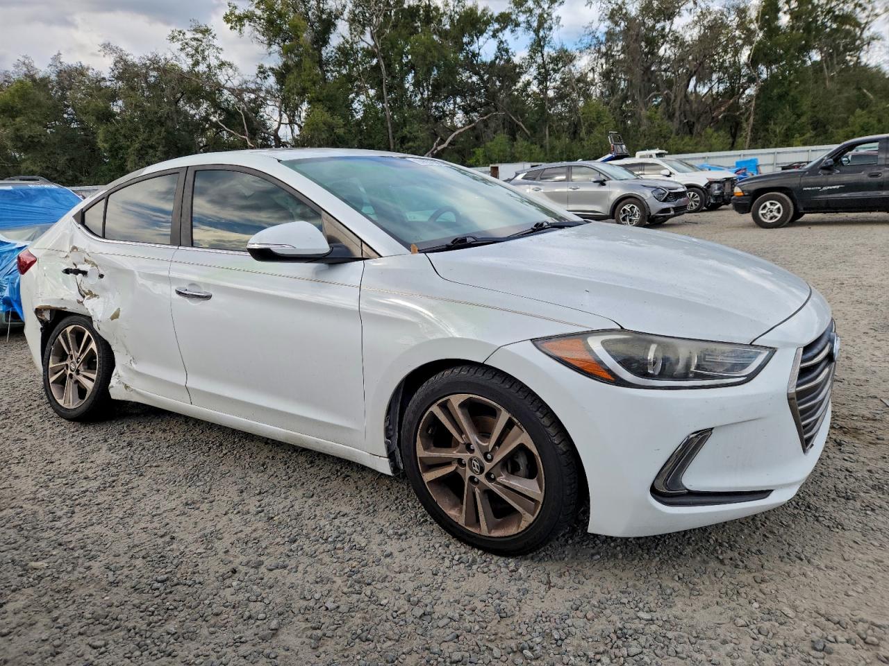 2017 HYUNDAI ELANTRA SE photo 4