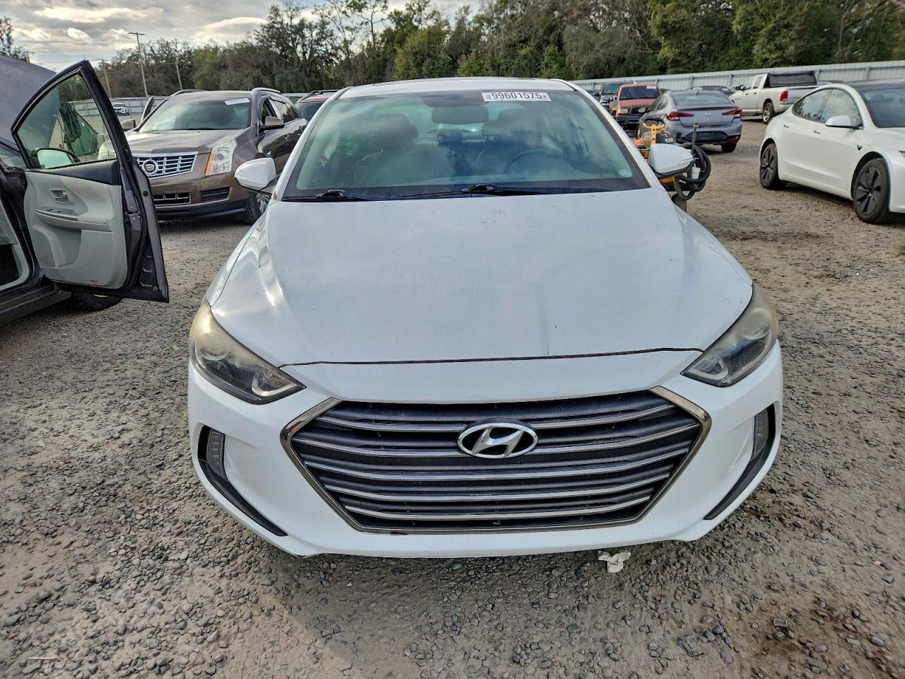 2017 HYUNDAI ELANTRA SE photo 5