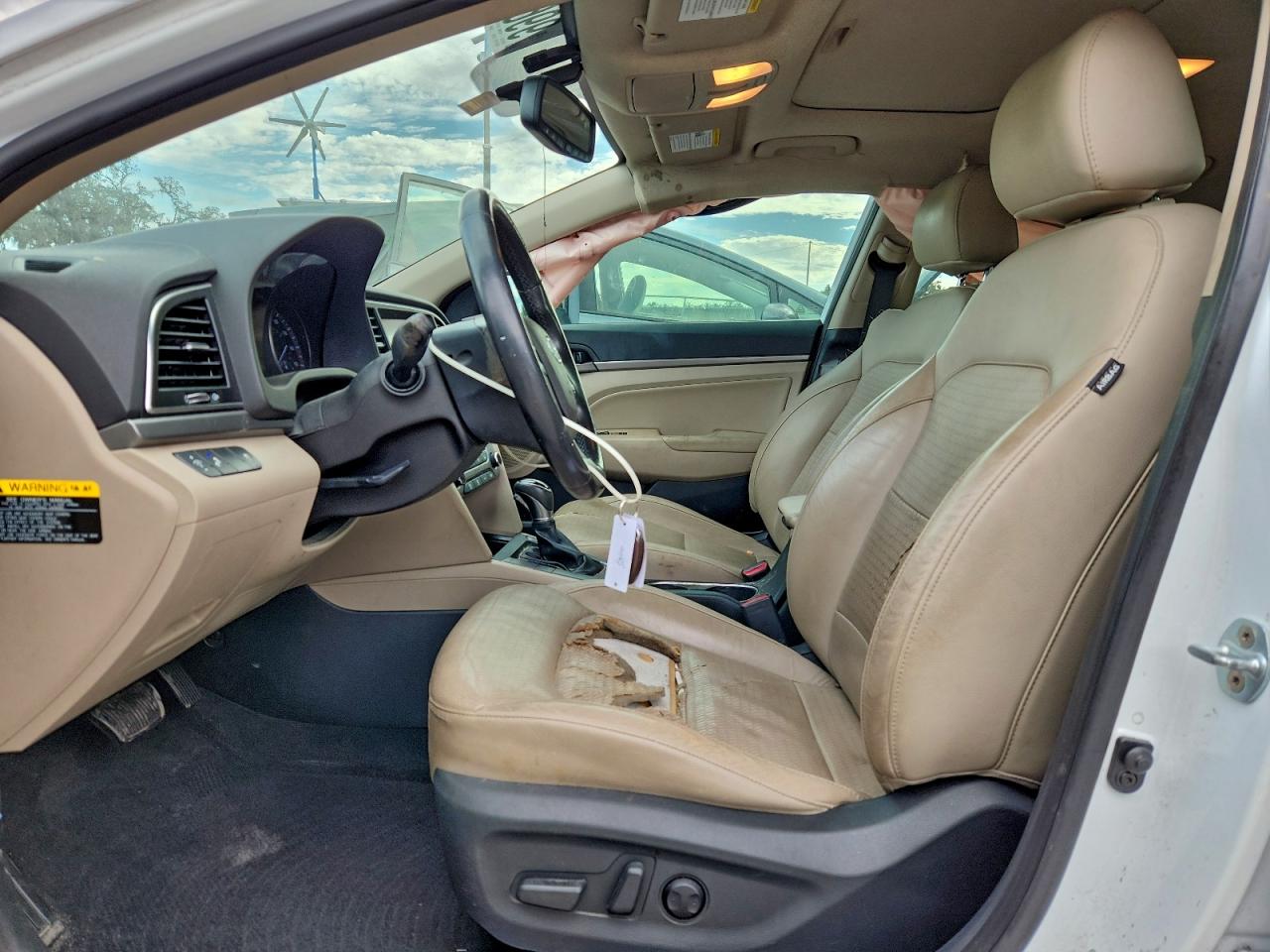 2017 HYUNDAI ELANTRA SE photo 7