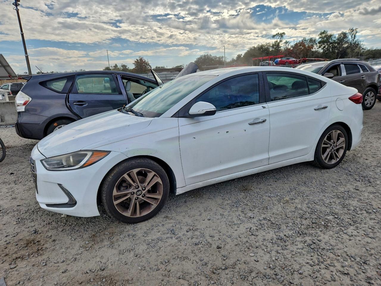 2017 HYUNDAI ELANTRA