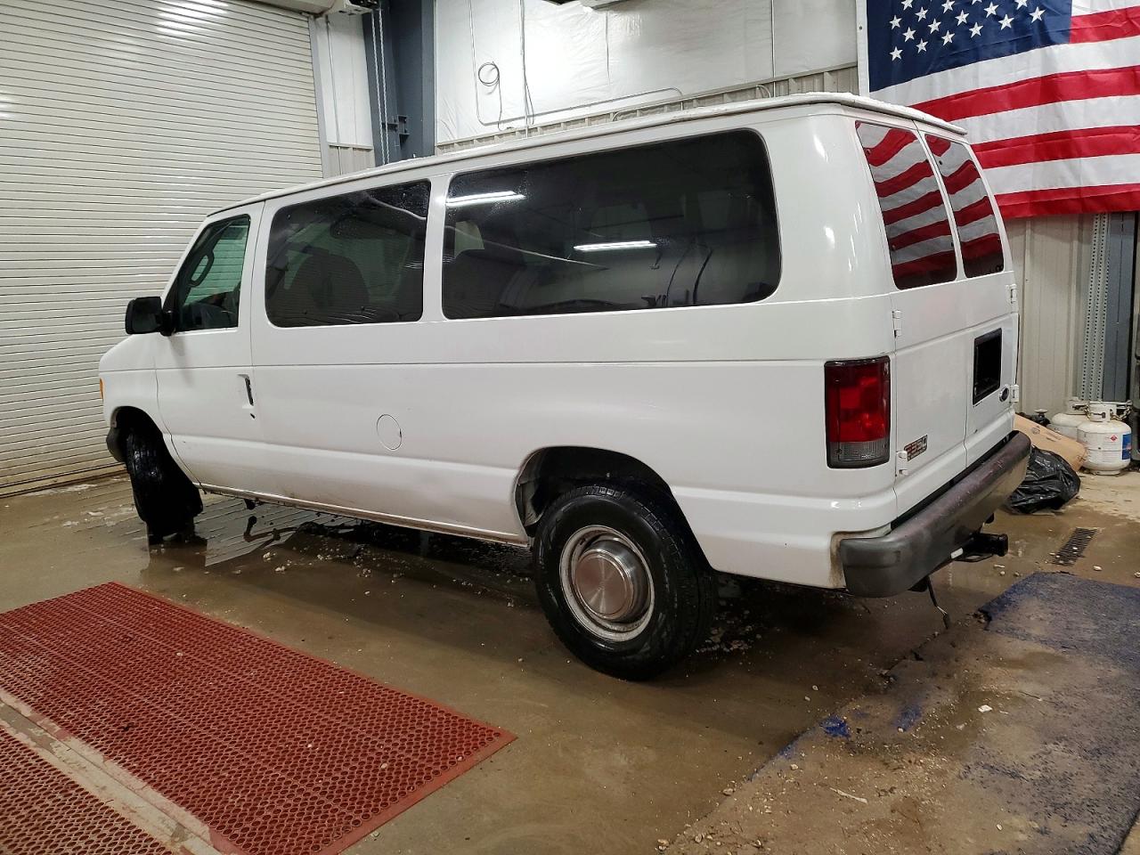 2003 FORD ECONOLINE E350 SUPER DUTY WAGON photo 2