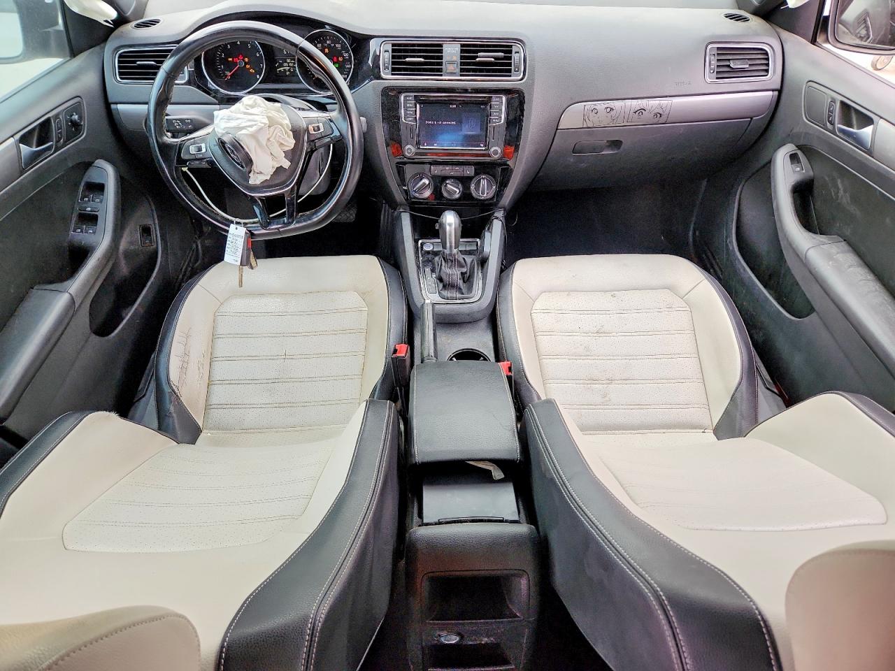 2016 VOLKSWAGEN JETTA SPORT photo 8