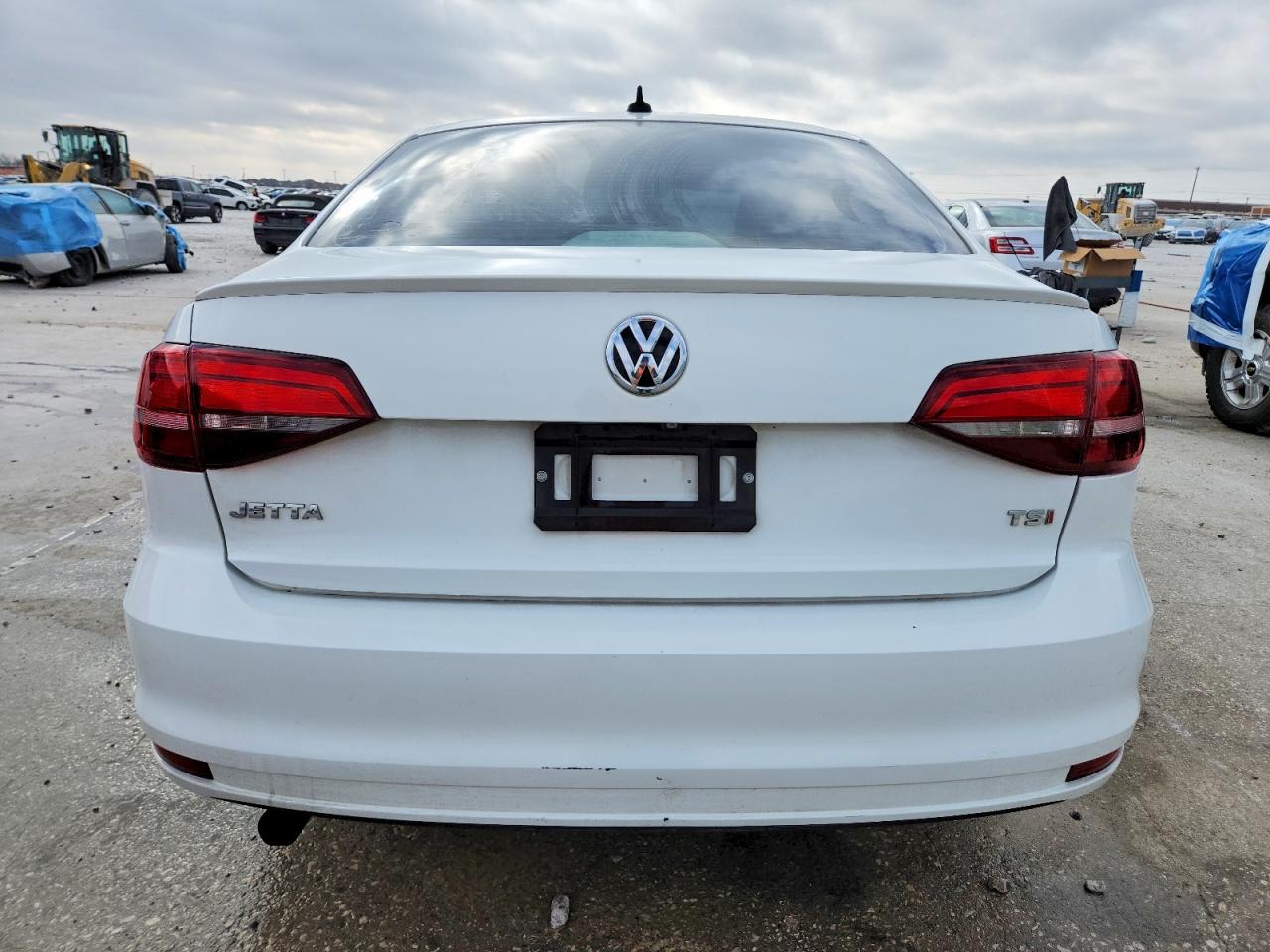 2016 VOLKSWAGEN JETTA SPORT photo 6
