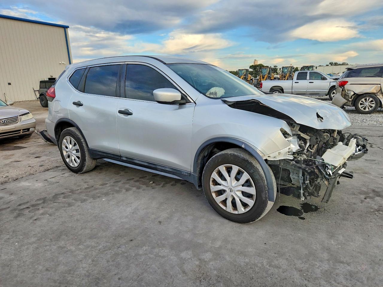 2018 NISSAN ROGUE S photo 4