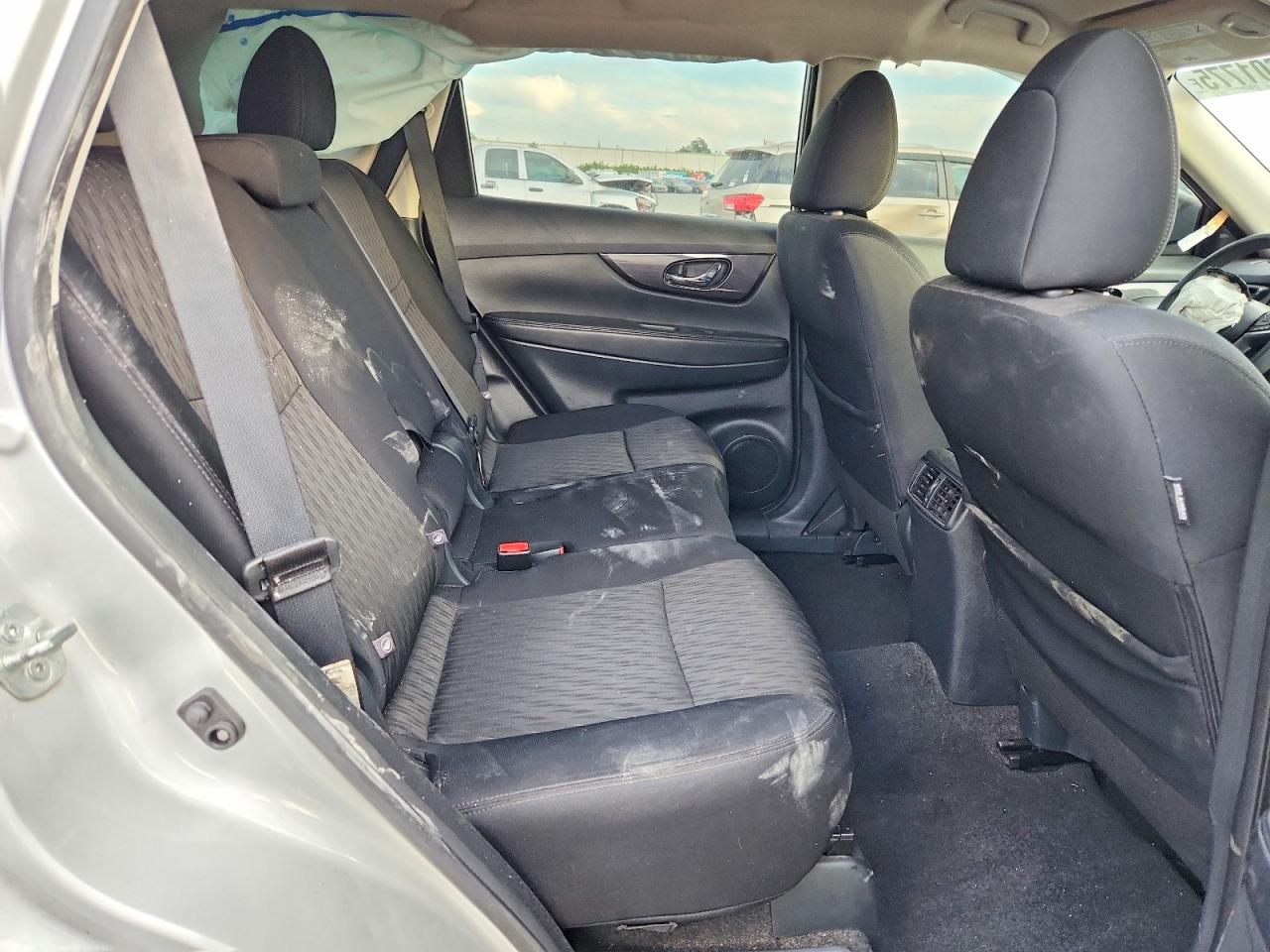 2018 NISSAN ROGUE S photo 11