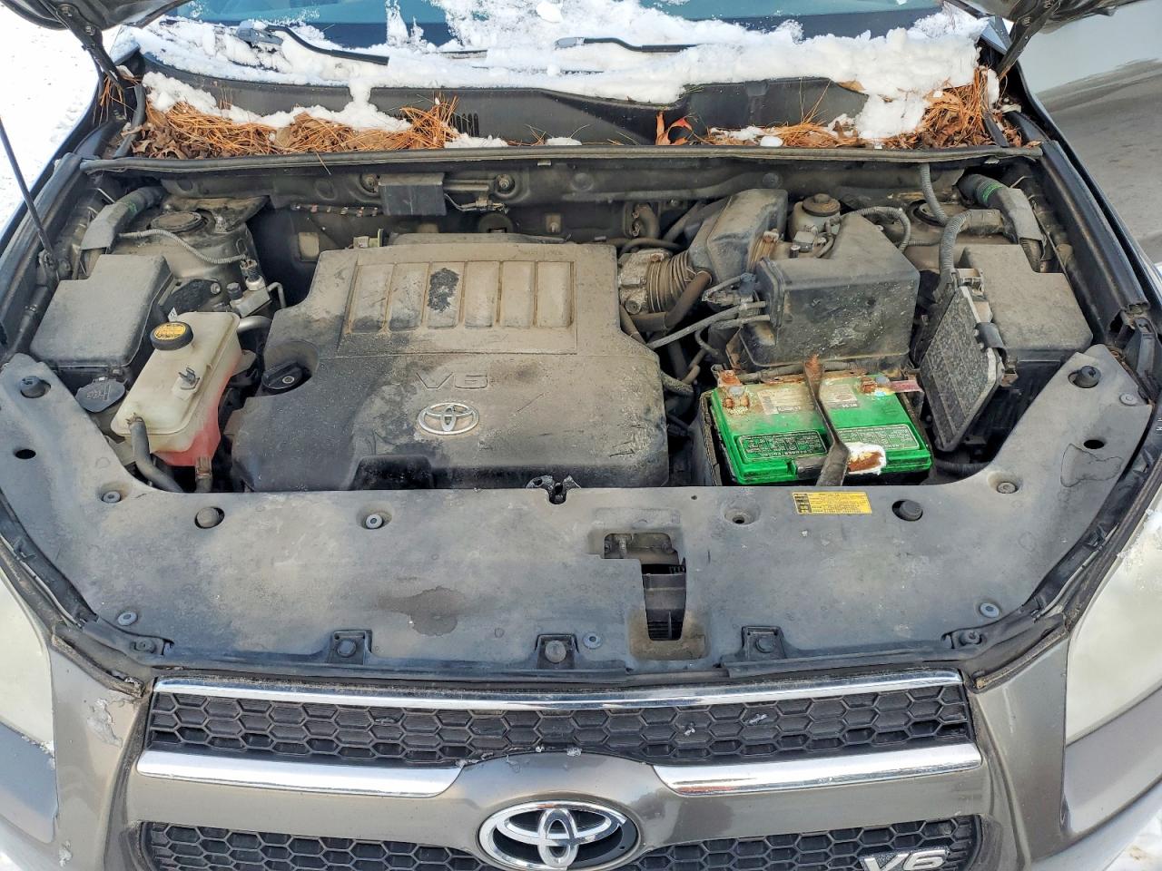 2010 TOYOTA RAV4 LIMITED photo 12