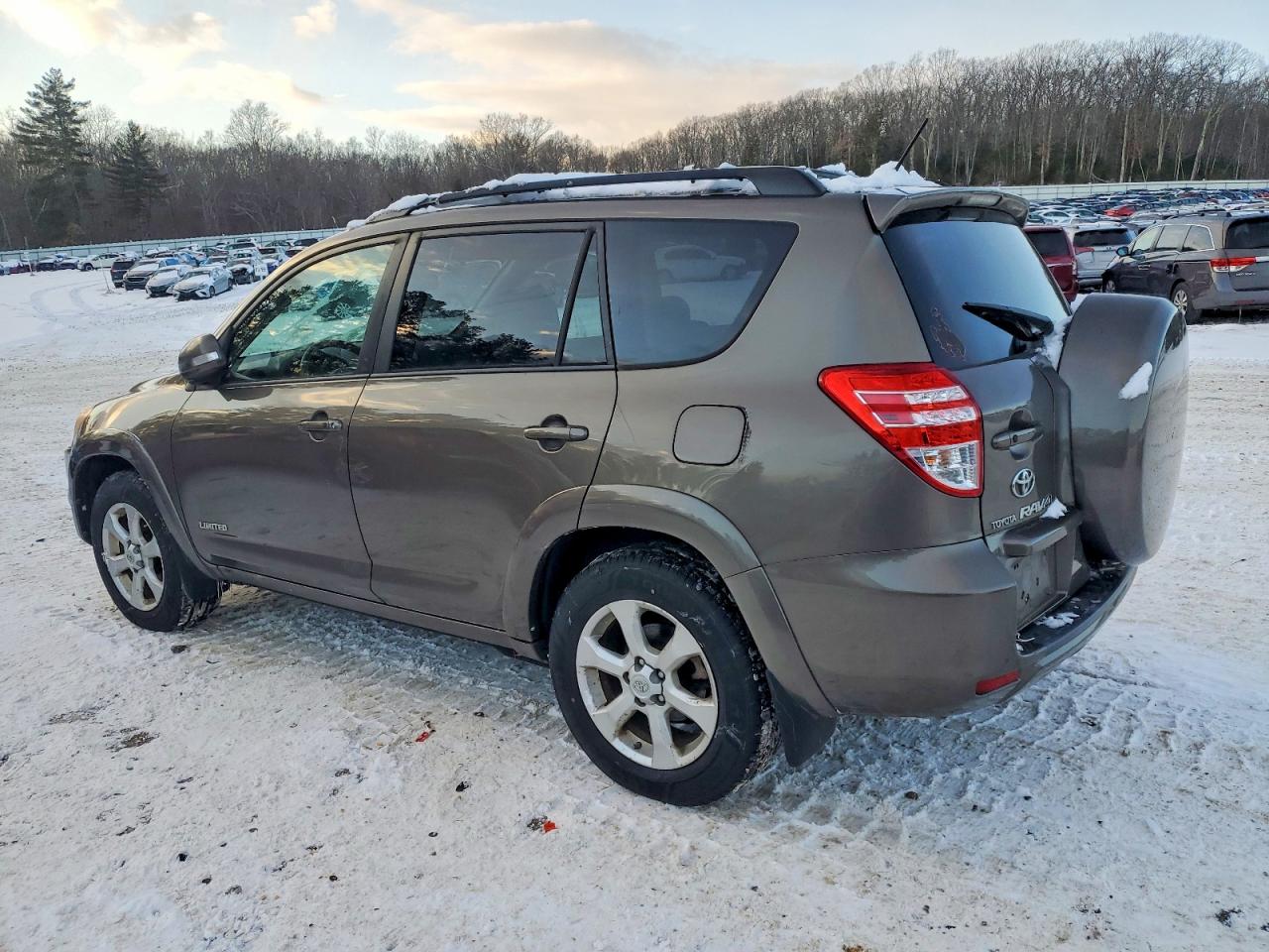 2010 TOYOTA RAV4 LIMITED photo 2
